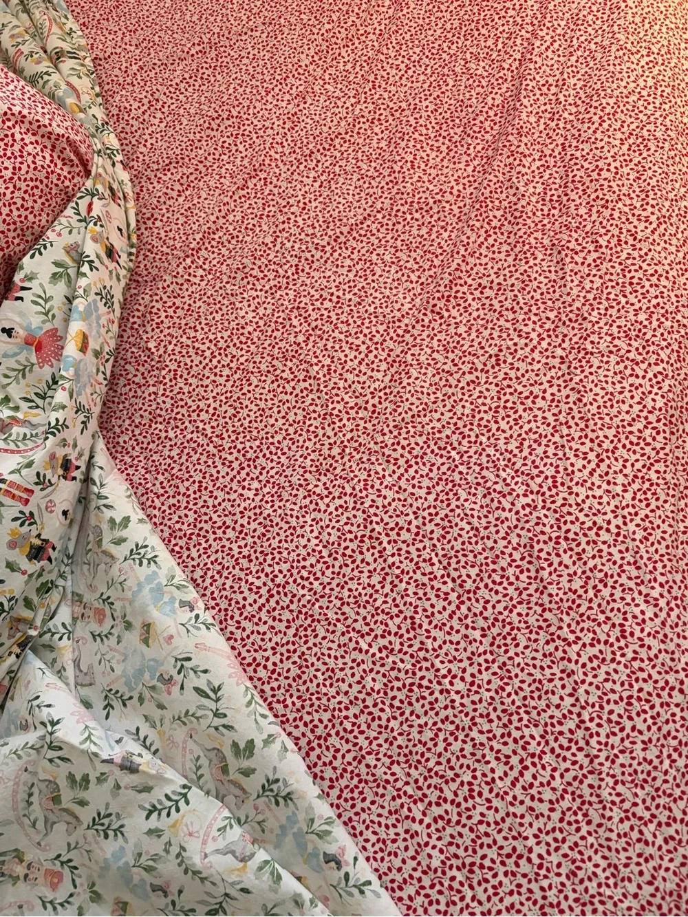 Laura Ashley Queen Fitted Sheet & Pillowcase Set – Red/White Floral Berry Print